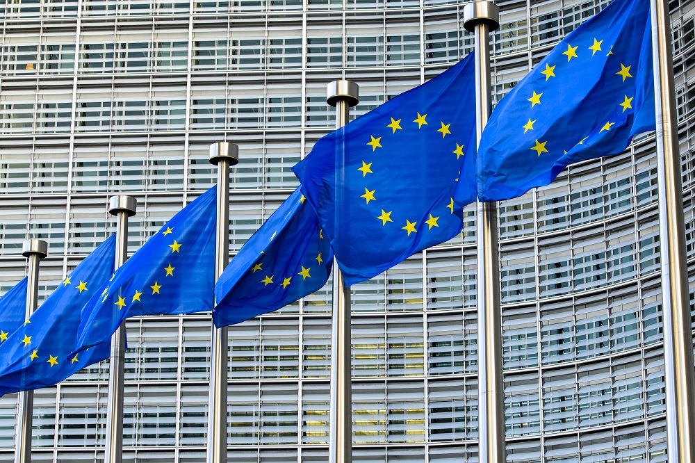 TPD 3 et cigarette électronique : quand la réglementation européenne risque de perdre tout bon sens